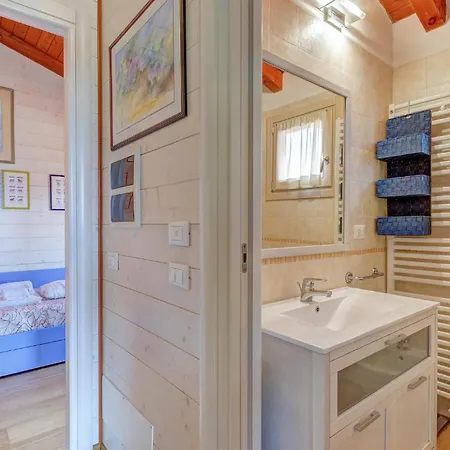 2 Bedroom Lovely In Solto Collina Bg